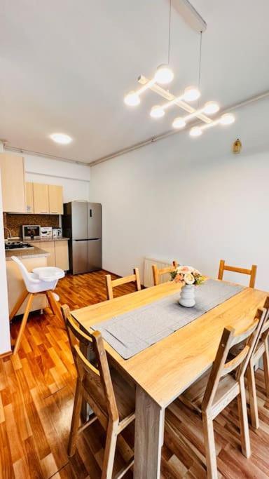 Otopeni Airport Apartment With Private Garden Kültér fotó